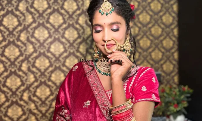 Lalan Makeup Studio women